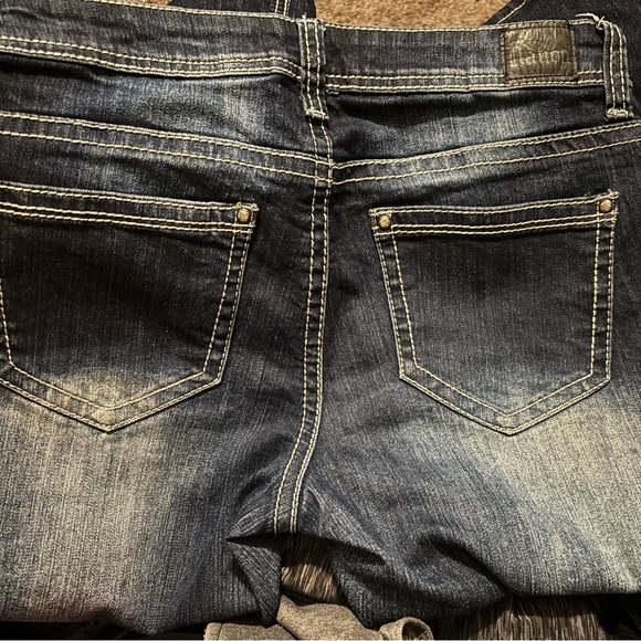 Love Nation Jean Capris - Picture 2 of 2